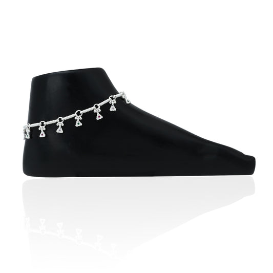 Elegant silver anklet featuring stylish fasten beads