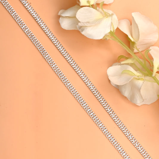 Minimalist Silver Anklet – Simple and Sophisticated.