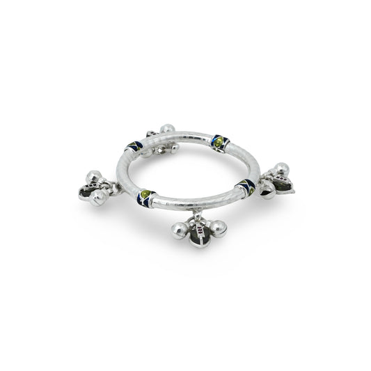 vCharming silver baby kada anklet featuring a green heart design and ghungroos.