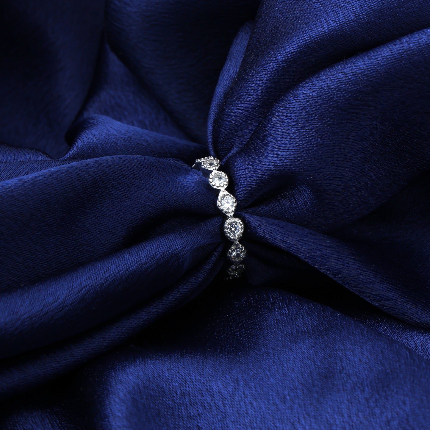 Silver Ring in Link Design