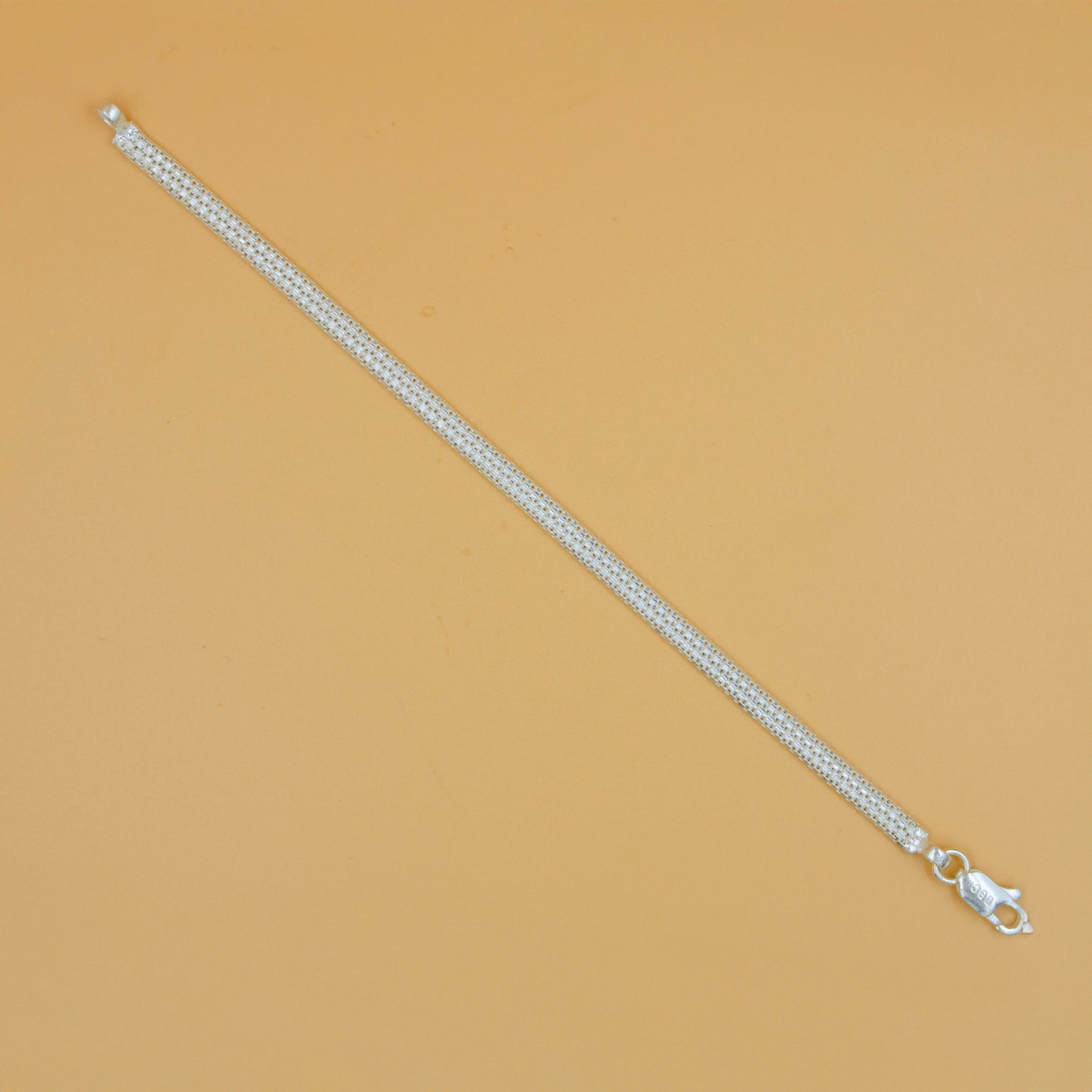 Elegant silver bracelet with a minimalist design for daily wear