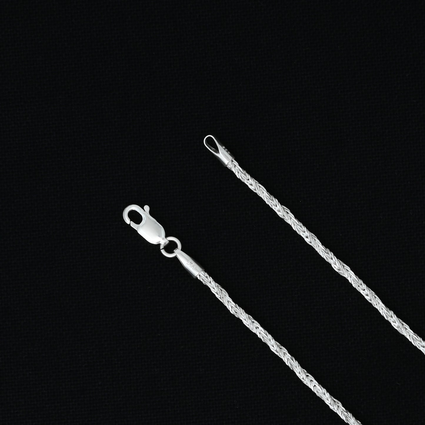 Boys' silver chain with a modern tangle design for a bold look