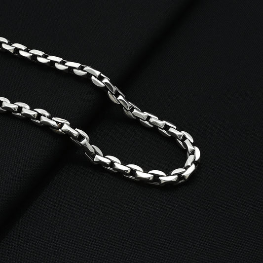 Stylish silver unity chain for boys with soft, linked design