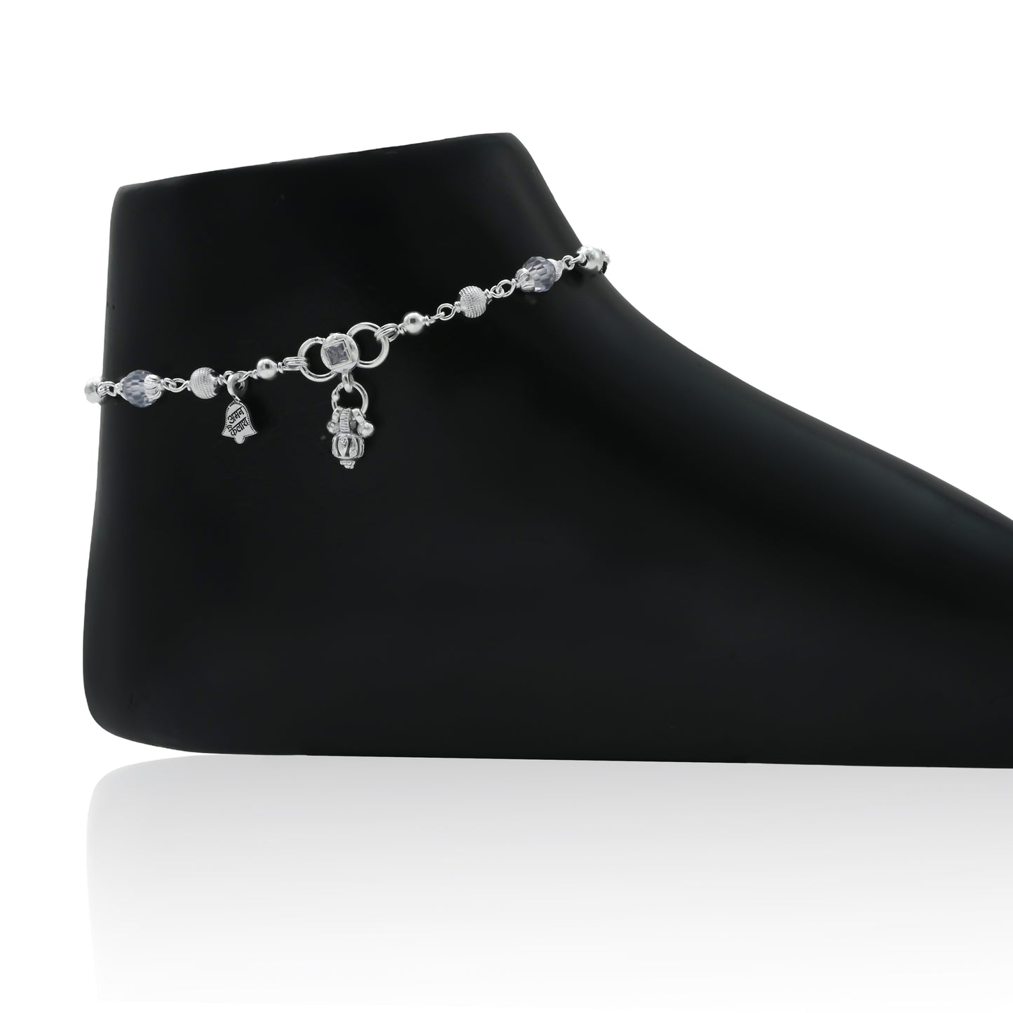 Chic sterling silver payal with a beautiful design of black and silver beads