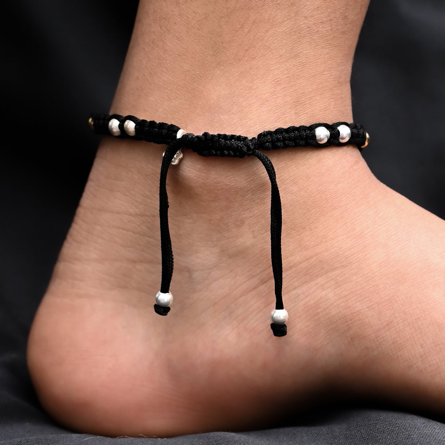 Elegant gold-plated floral Design on silver dhaga payal.