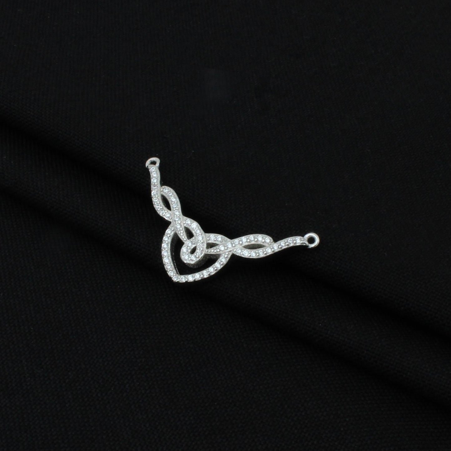 Sparkling silver mangalsutra pendant with a beautiful, lustrous shine