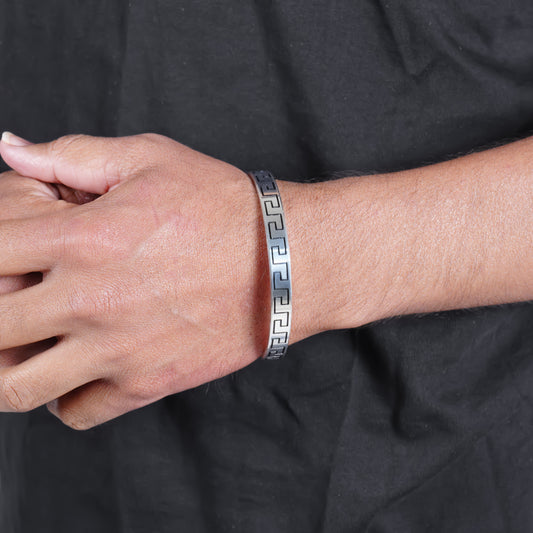 Elegant 925 Silver Kada for Boys – Fashionable & Strong