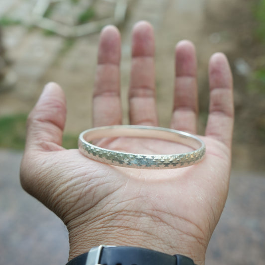 Textured Pixel Pattern Silver Kada