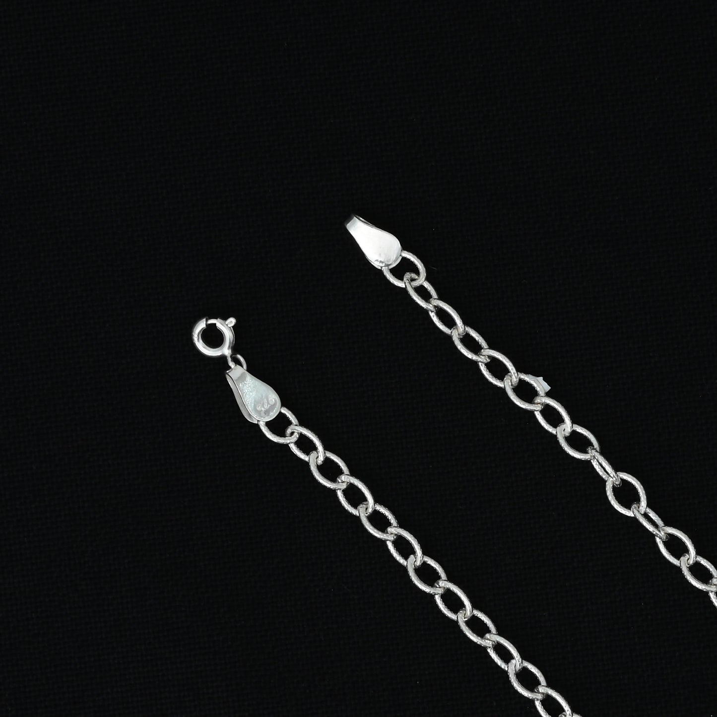 Silver chain for boys with elegant round connectors