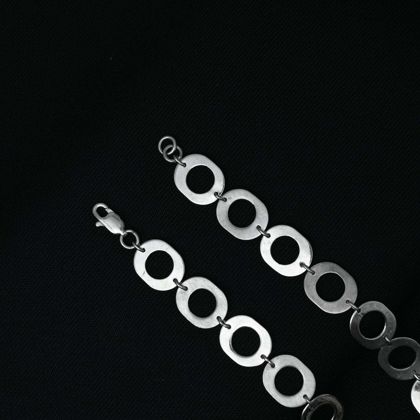 Modern oval link silver chain designed for boys.