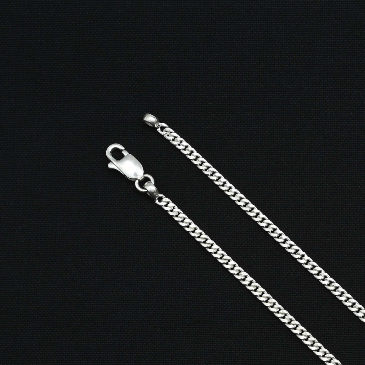 Silver payal with a minimalist plain curb chain, ideal for everyday wear