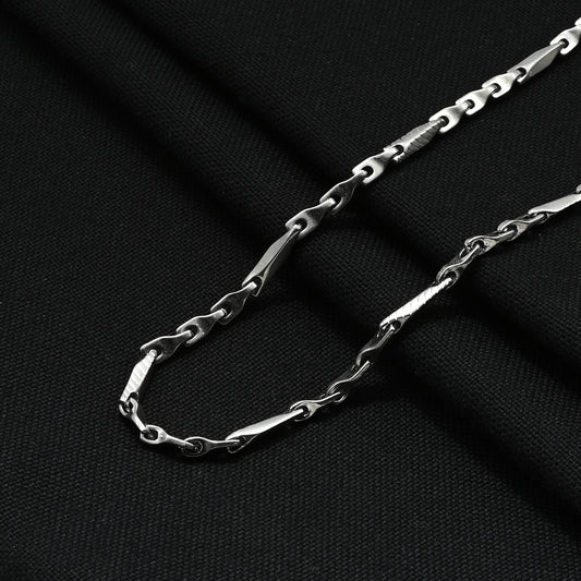 Elegant twisted treasure silver chain with intricate detailing