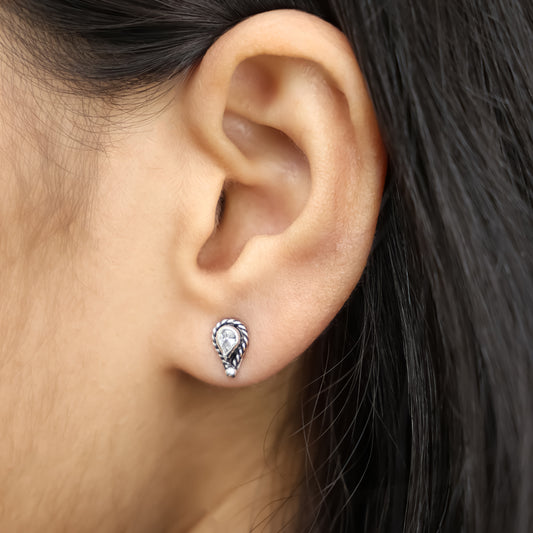 Elegant Silver Pearl Drops Earring