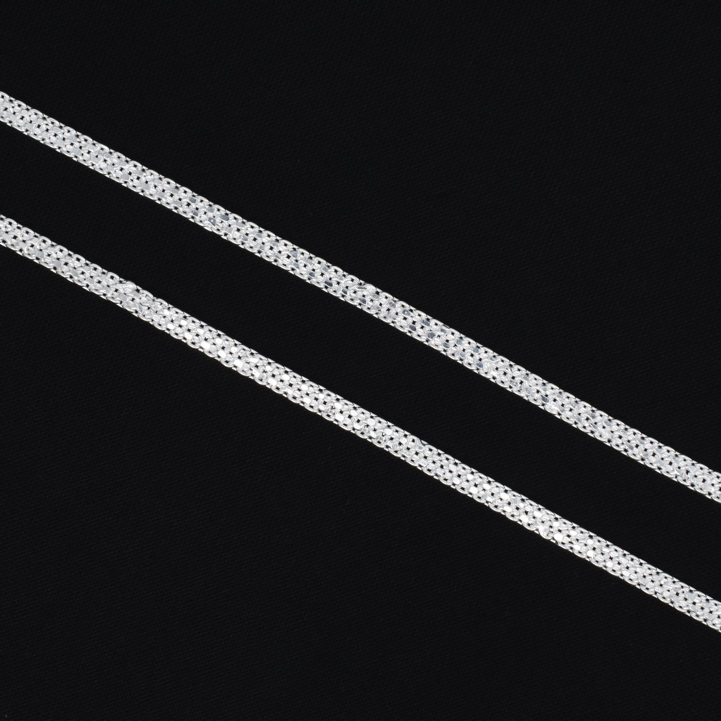 Elegant silver payal with a delicate chain design for a refined look