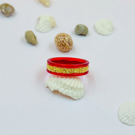 Elegant gold ring with a stunning design, perfect for girls.