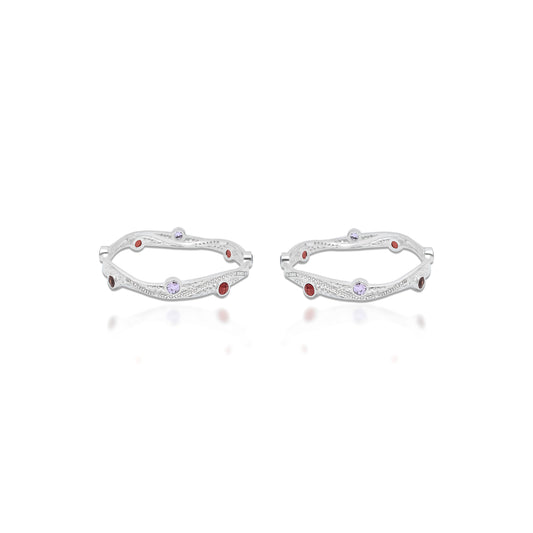 Elegant silver bangle, the perfect accessory to bring sophistication and grace to your style