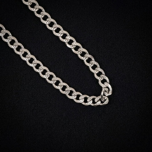 Beautiful And Sharp Silver Cuban Chain
