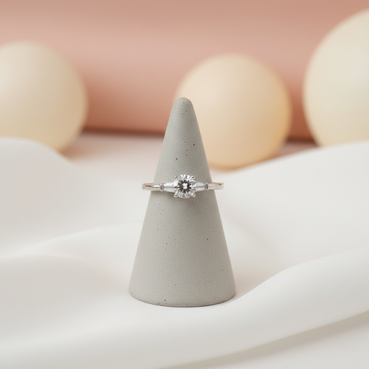 Classic Silver Ring with Brilliant White Diamond-Shaped Stone.