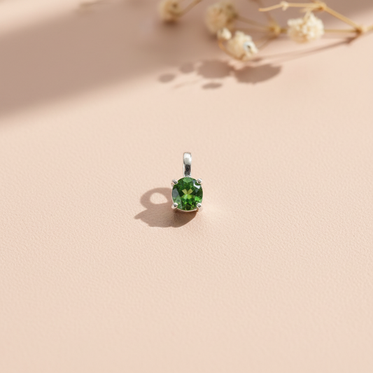 Green Solitaire Silver Pendant