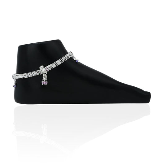 Charming silver anklet with a 'Doli' motif, perfect for couples seeking a meaningful accessory