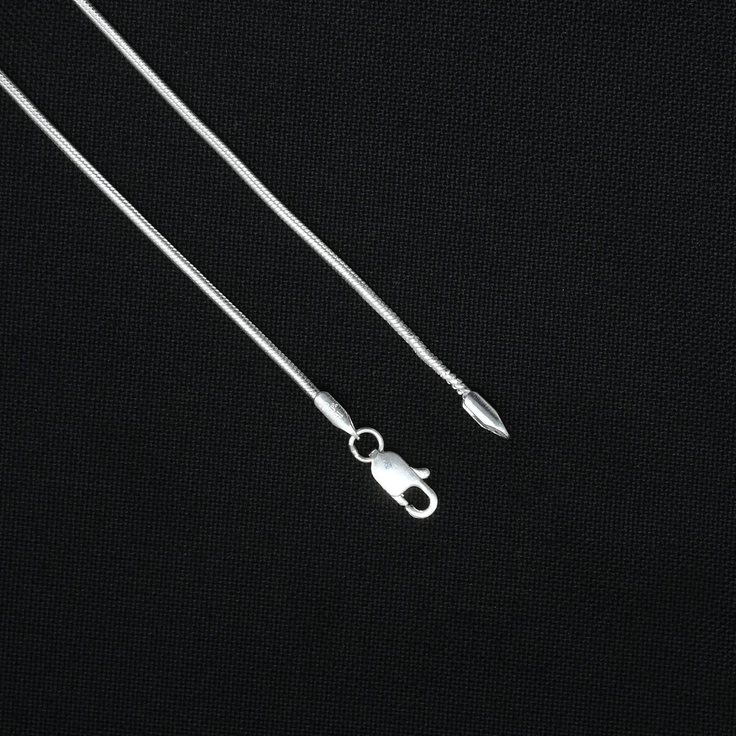 Stylish silver classical chain for a lasting love forever symbol