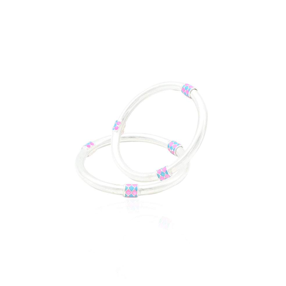 Charming silver kada with a sophisticated classic design