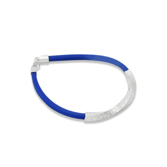Stylish silver bracelet for girls with a classical pattern and blue details