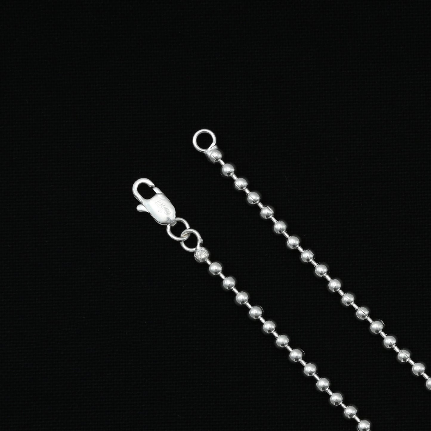 Stylish silver chain for boys with a simple yet sophisticated bead design