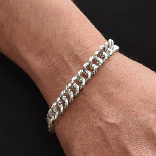 Classic silver bracelet for boys with an elegant, timeless design