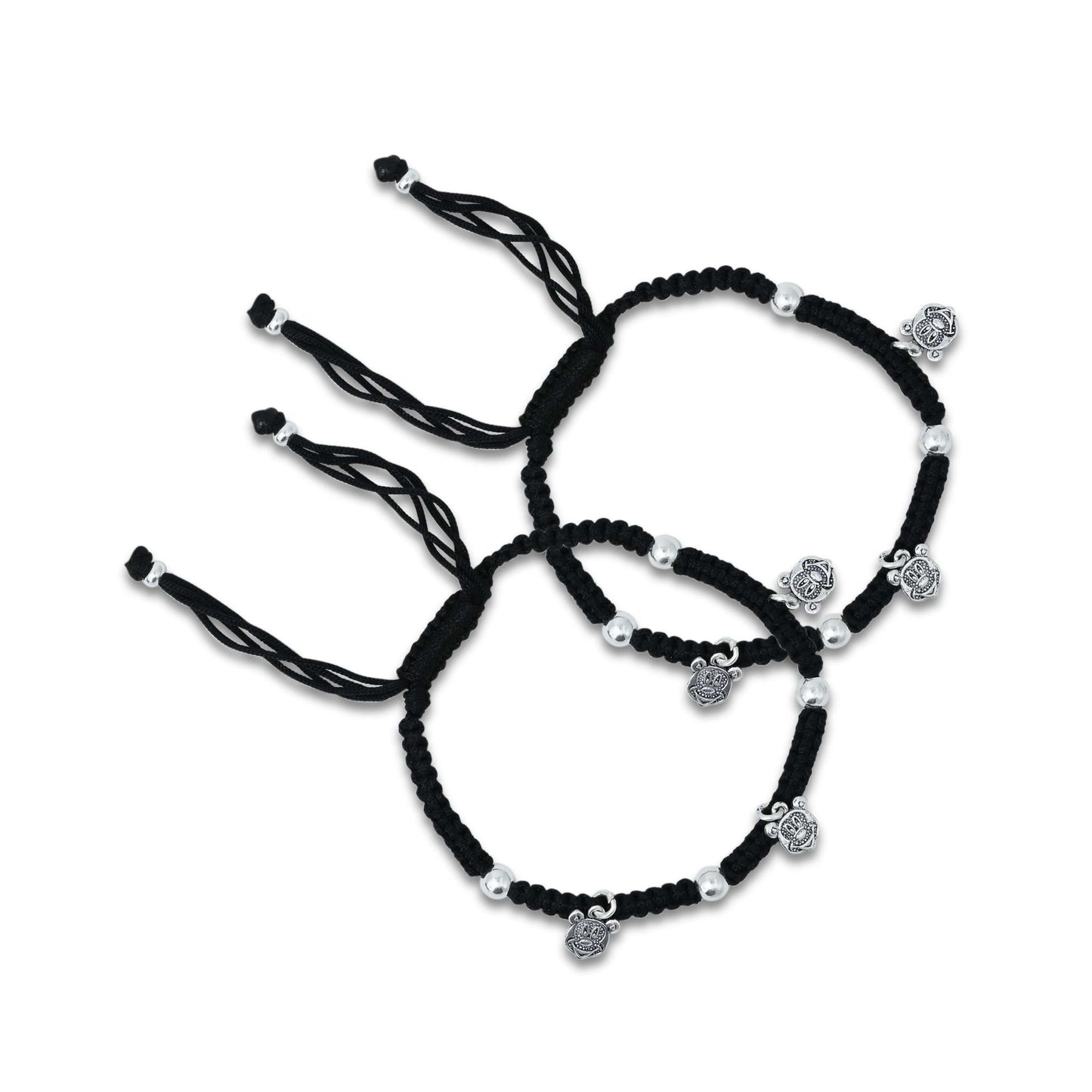 Dhaga payal with silver evil eye and gold accents.