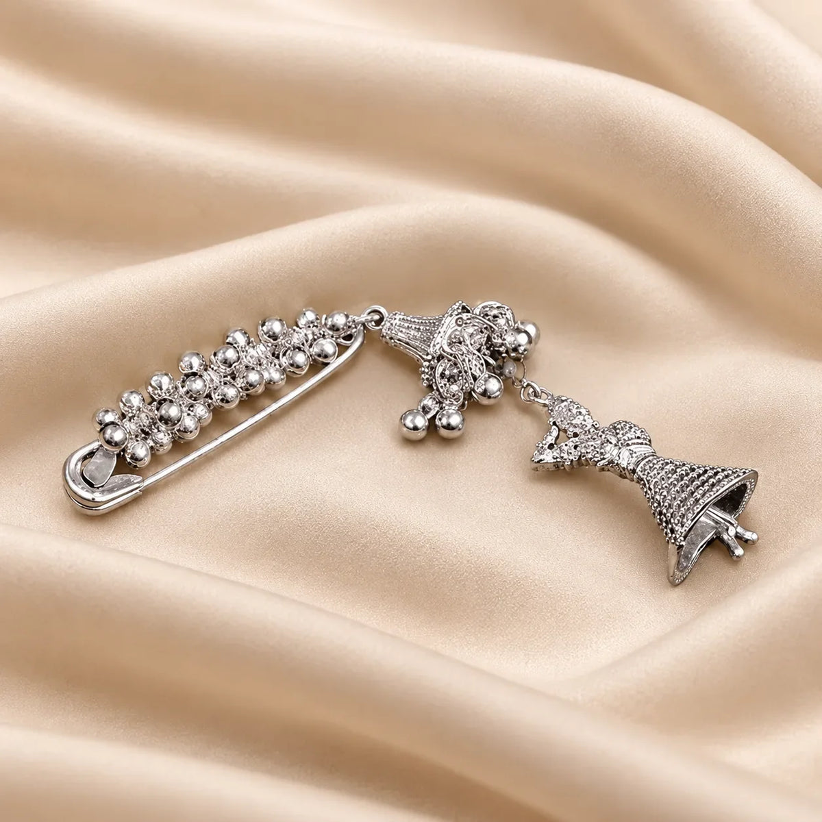 Sari Pin