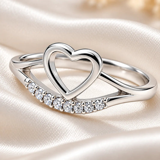 Romantic Silver Ring with Heart Design – Elegant and Heartfelt.