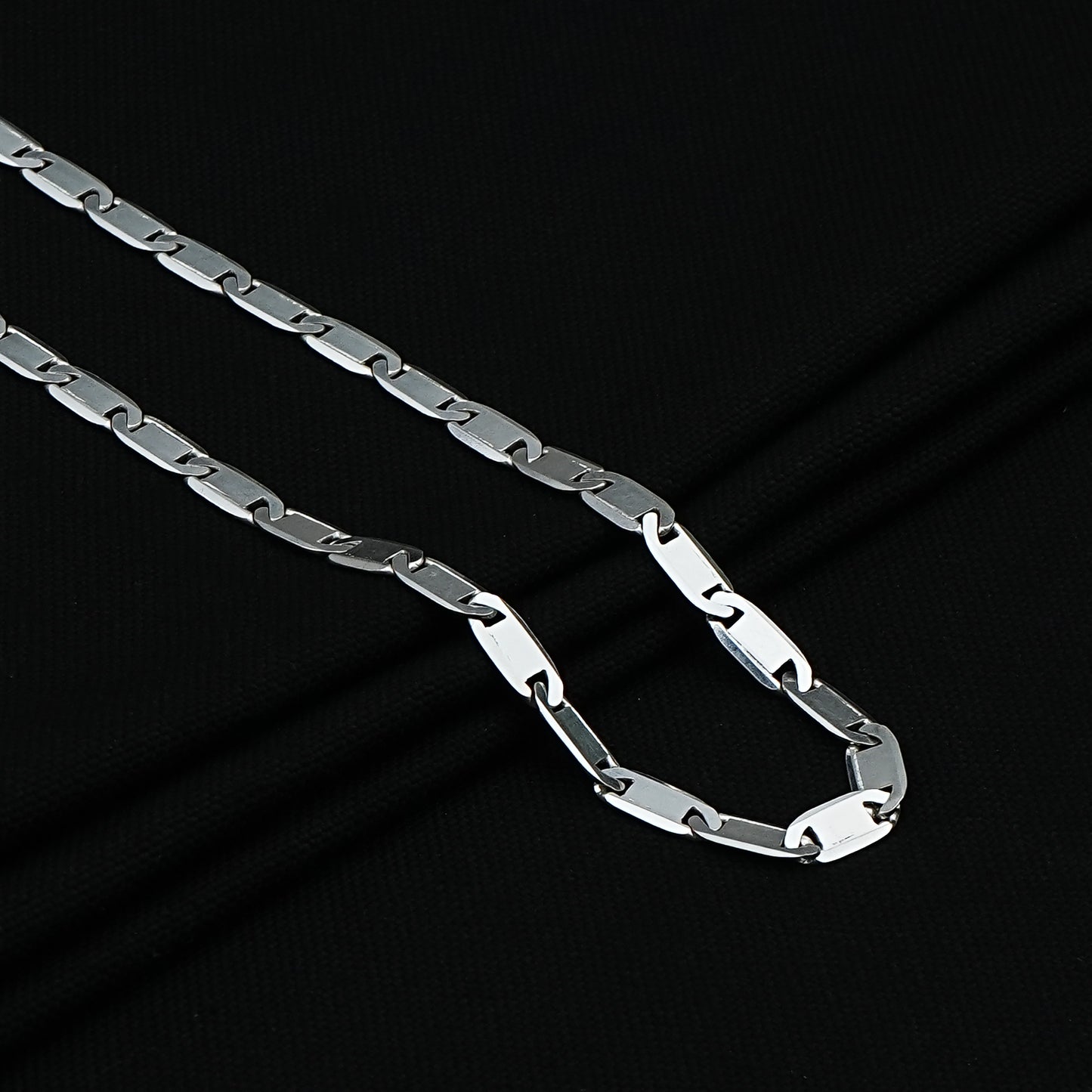 Chic sterling silver interlink chain designed for boys