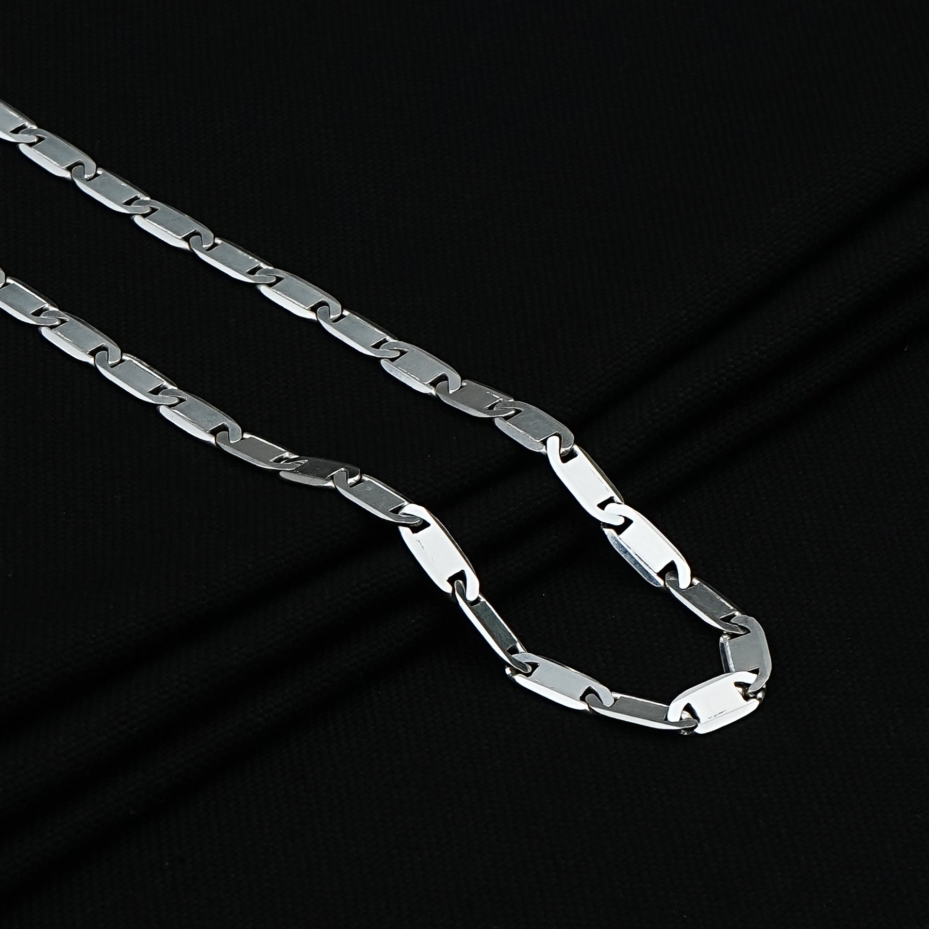 Chic sterling silver interlink chain designed for boys