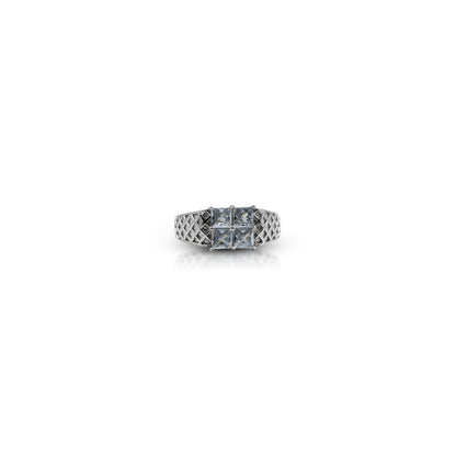 Chic sterling silver ring with brilliant cubic zirconia.