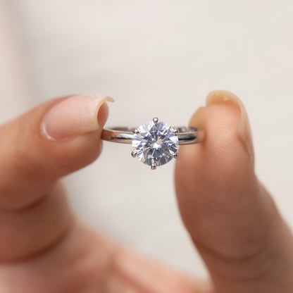 Luxury Sterling Silver Solitaire Ring for Women