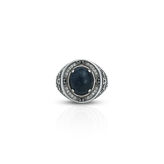 925 silver ring featuring a bold black oval gemstone for a sleek and sophisticated look.