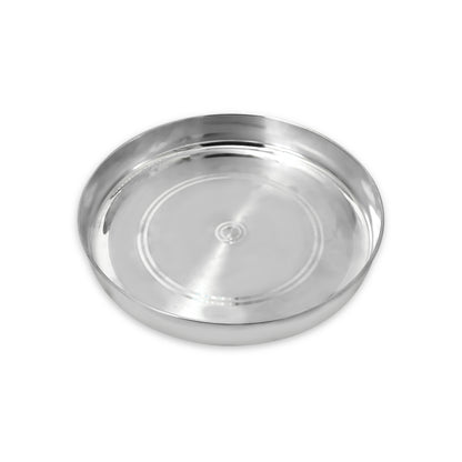 Elegant silver dinner plate, perfect for making every meal a special occasion.