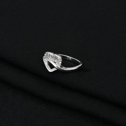 Elegant 925 silver ring for women showcasing a sparkling heart-shaped stone.