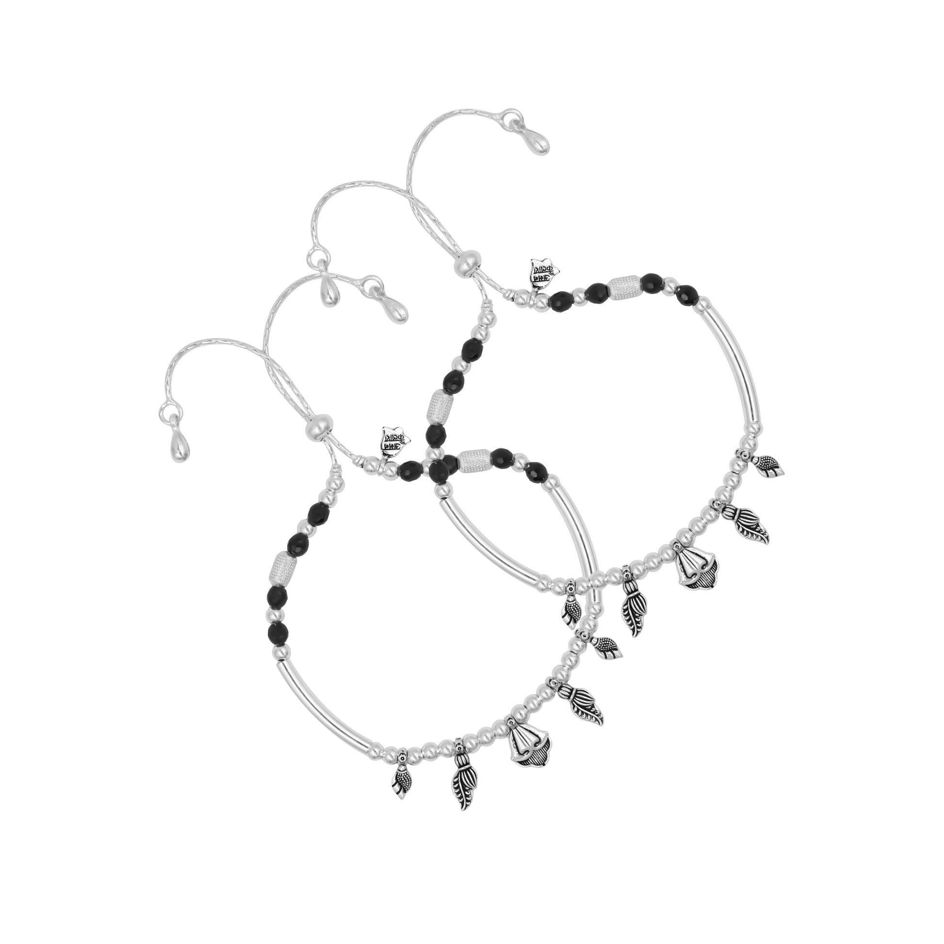 Stylish silver anklet designed to represent a chic and contemporary fashion statement, adding elegance to your look.