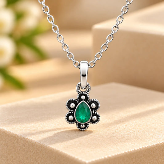 Vintage Style Silver Floral Pendant – Green Stone