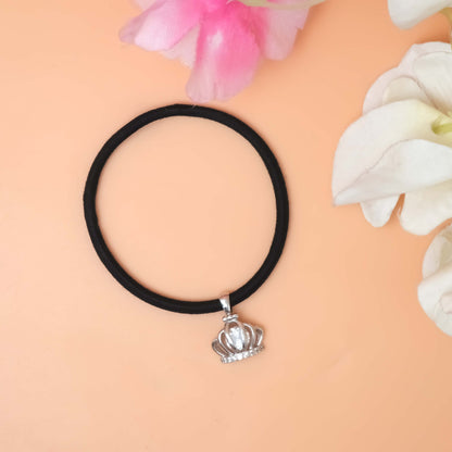 Bracelet adorned with a crown charm