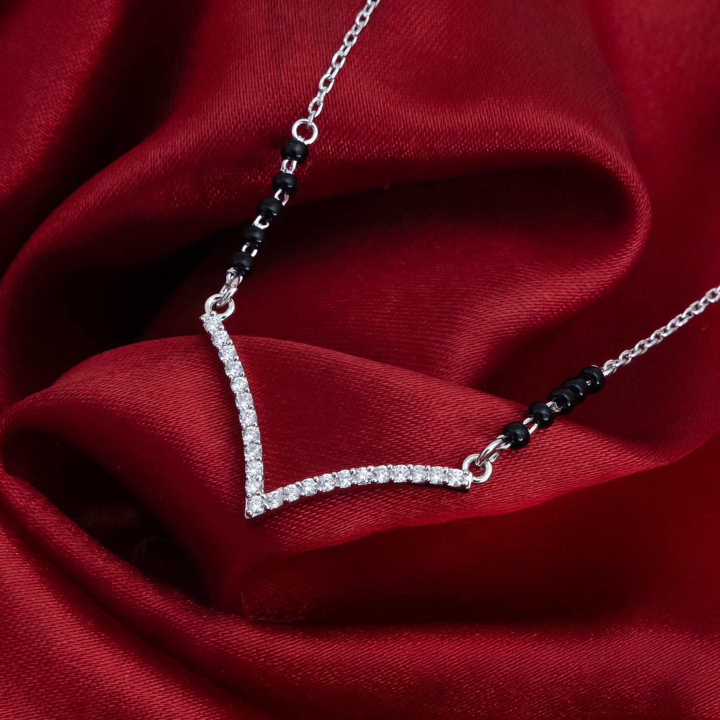 Graceful V-Cut Solitaire Mangalsutra