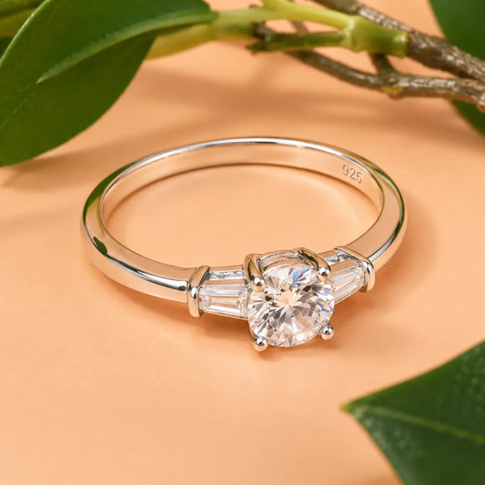 Classic Silver Ring with Brilliant White Diamond-Shaped Stone.