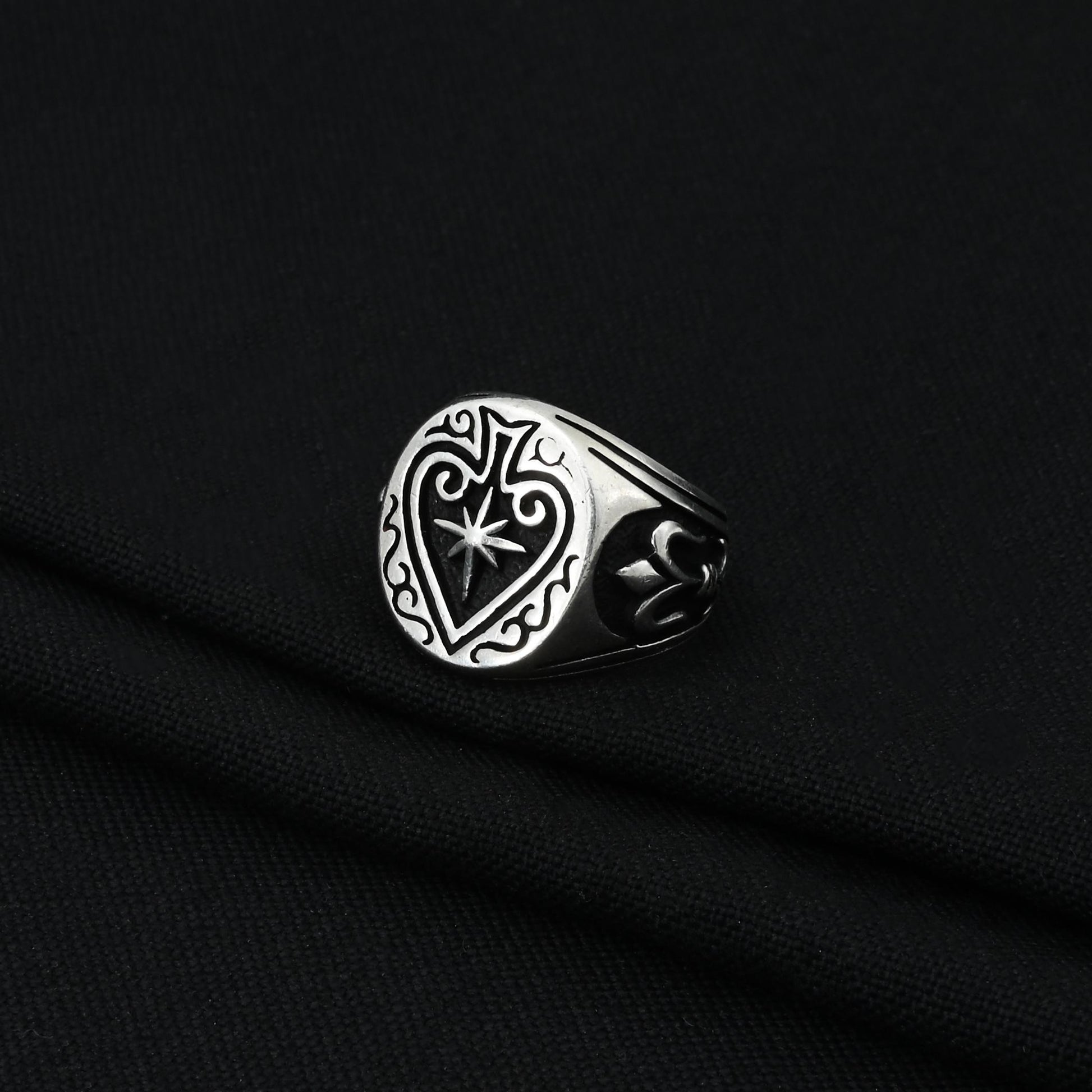 Stylish silver ring for boys with a creative 'Design of Hole Cards Craze' motif.