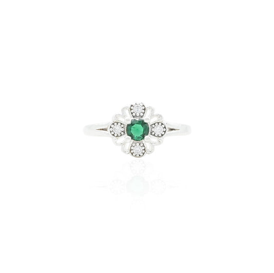 Silver ring featuring a pretty green flower design for a vibrant look