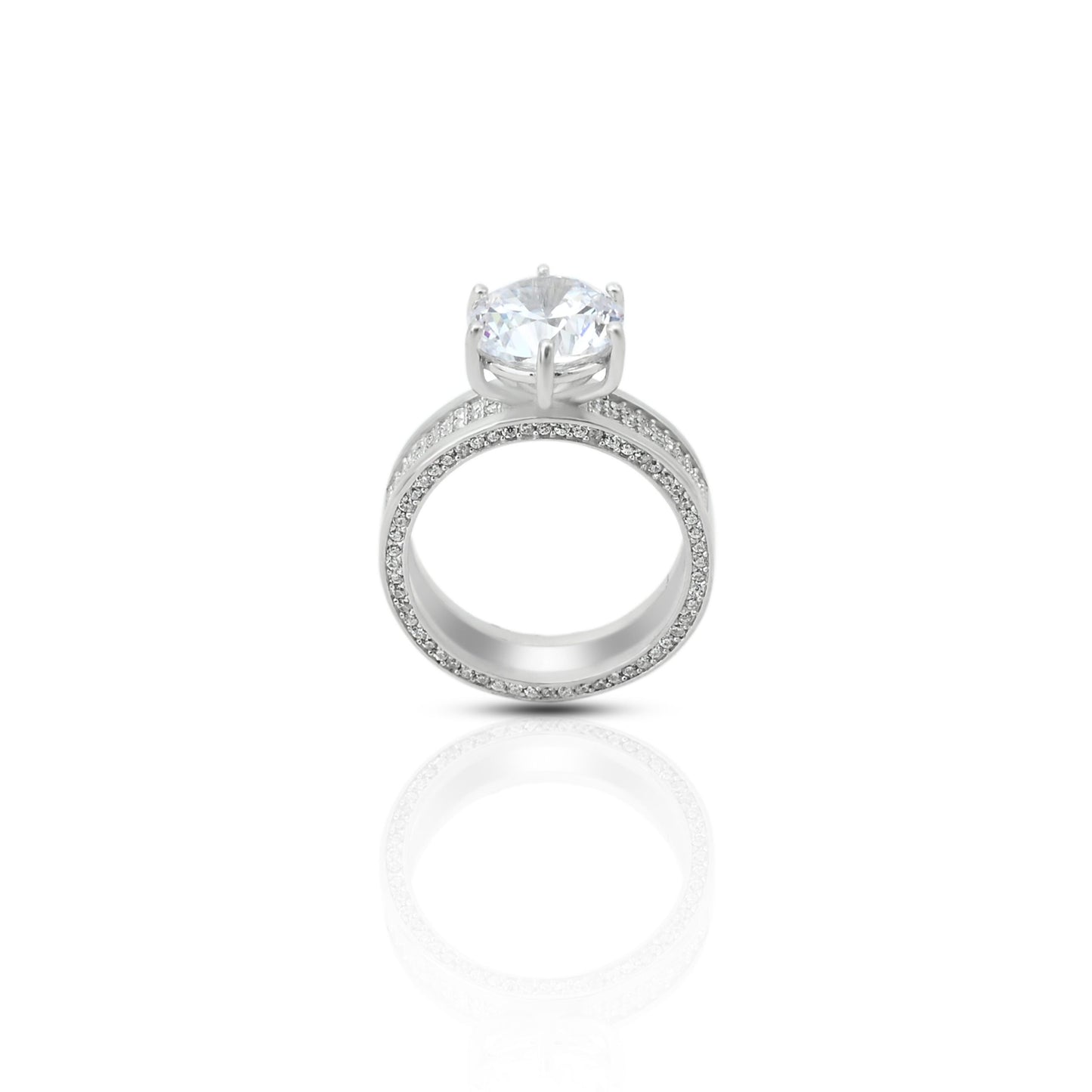 Classic 925 silver ring for her with a radiant cubic zirconia centerpiece