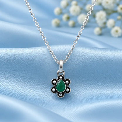 Vintage Style Silver Floral Pendant – Green Stone