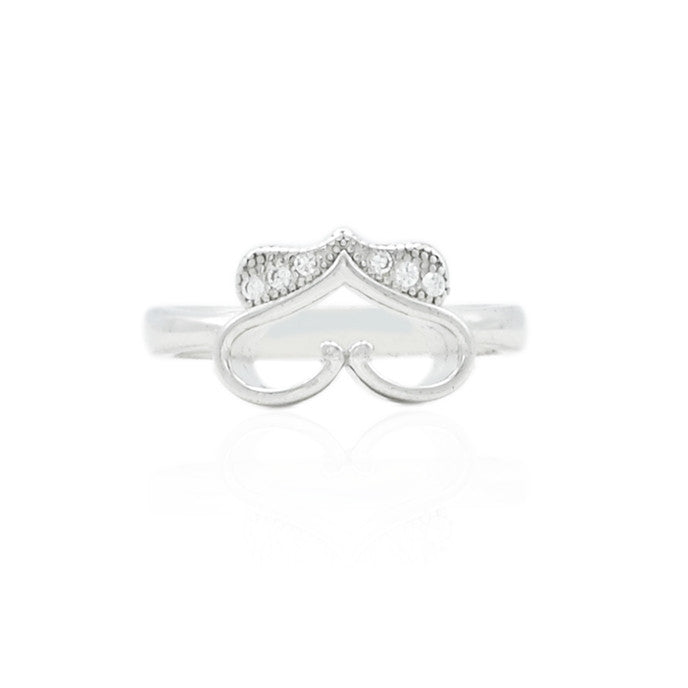 Elegant silver ring featuring a beautifully crafted heart design.