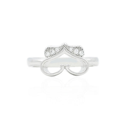 Elegant silver ring featuring a beautifully crafted heart design.